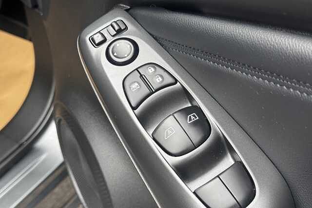 Nissan Juke 1.6 (143ps) Hybrid N-Connecta Auto