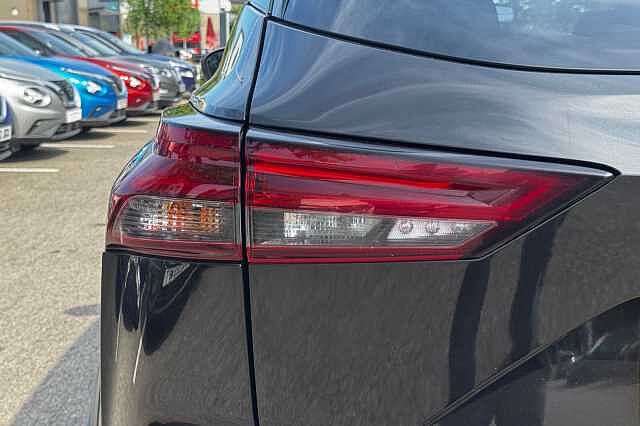 Nissan Qashqai 1.3 DIG-T (160ps) N-Connecta