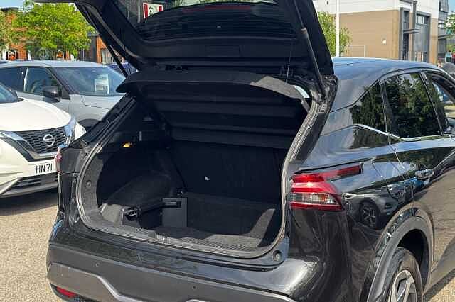 Nissan Qashqai 1.3 DIG-T (160ps) N-Connecta