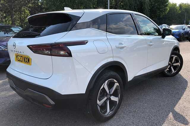Nissan Qashqai Hatchback 1.3 DiG-T MH 158 N-Connecta 5dr 4WD Xtronic