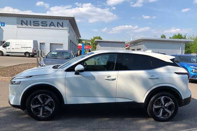 Nissan Qashqai Hatchback 1.3 DiG-T MH 158 N-Connecta 5dr 4WD Xtronic