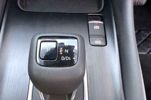 Nissan Qashqai Hatchback 1.3 DiG-T MH 158 N-Connecta 5dr 4WD Xtronic