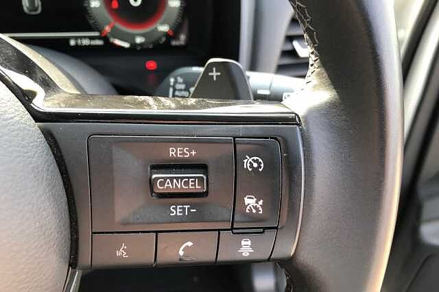 Nissan Qashqai Hatchback 1.3 DiG-T MH 158 N-Connecta 5dr 4WD Xtronic