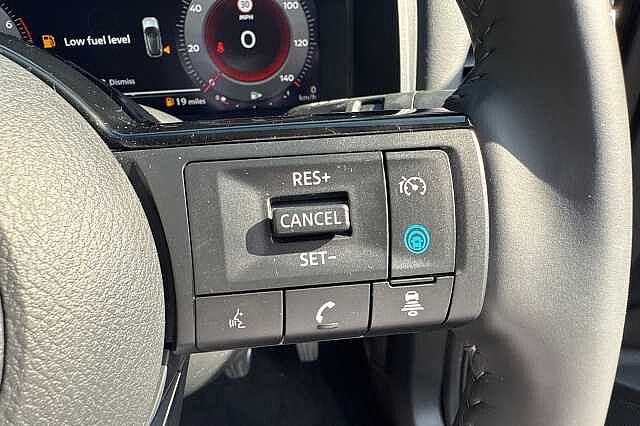 Nissan Qashqai 1.3 DIG-T 140ps Premiere Edition