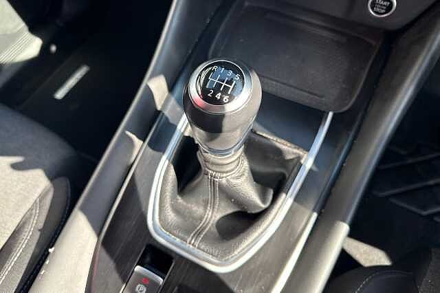 Nissan Qashqai 1.3 DIG-T 140ps Premiere Edition