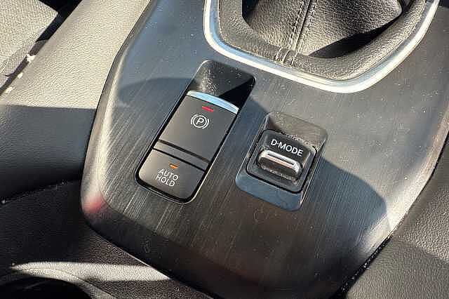 Nissan Qashqai 1.3 DIG-T 140ps Premiere Edition