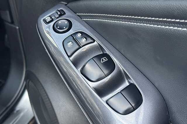 Nissan Juke 1.6 Hybrid N-Connecta 5dr Auto