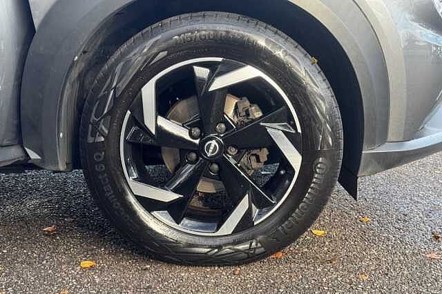 Nissan Juke 1.6 Hybrid N-Connecta 5dr Auto