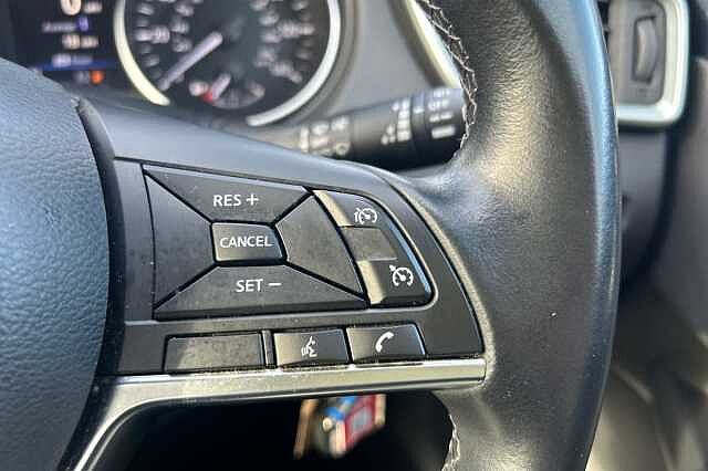 Nissan Qashqai 1.3 DiG-T 160 Acenta Premium 5dr DCT