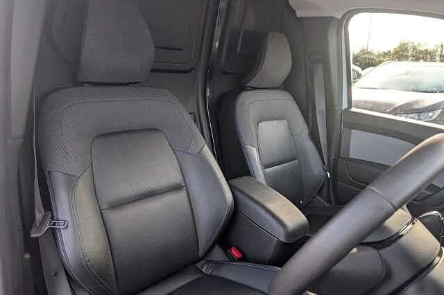 Nissan Townstar L1 90kW Tekna Van Auto 45kWh