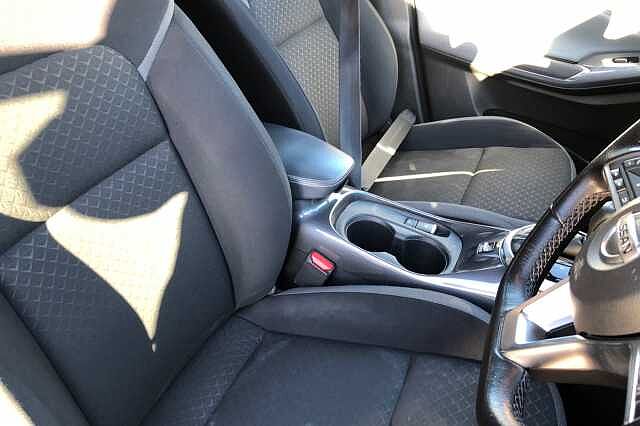 Nissan Juke 1.0 DiG-T 114 N-Connecta 5dr DCT