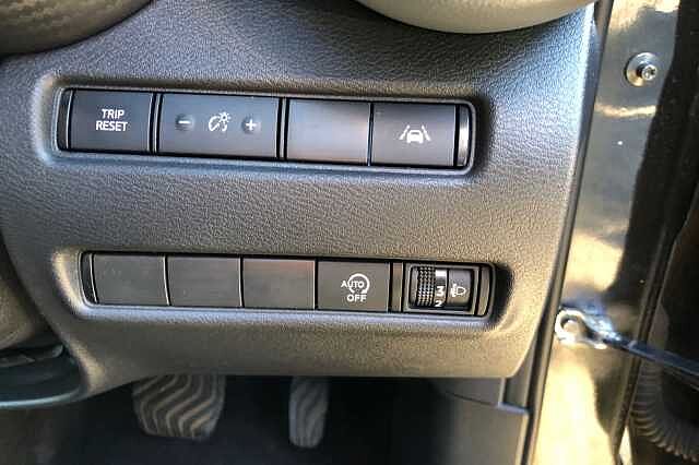 Nissan Juke 1.0 DiG-T 114 N-Connecta 5dr DCT